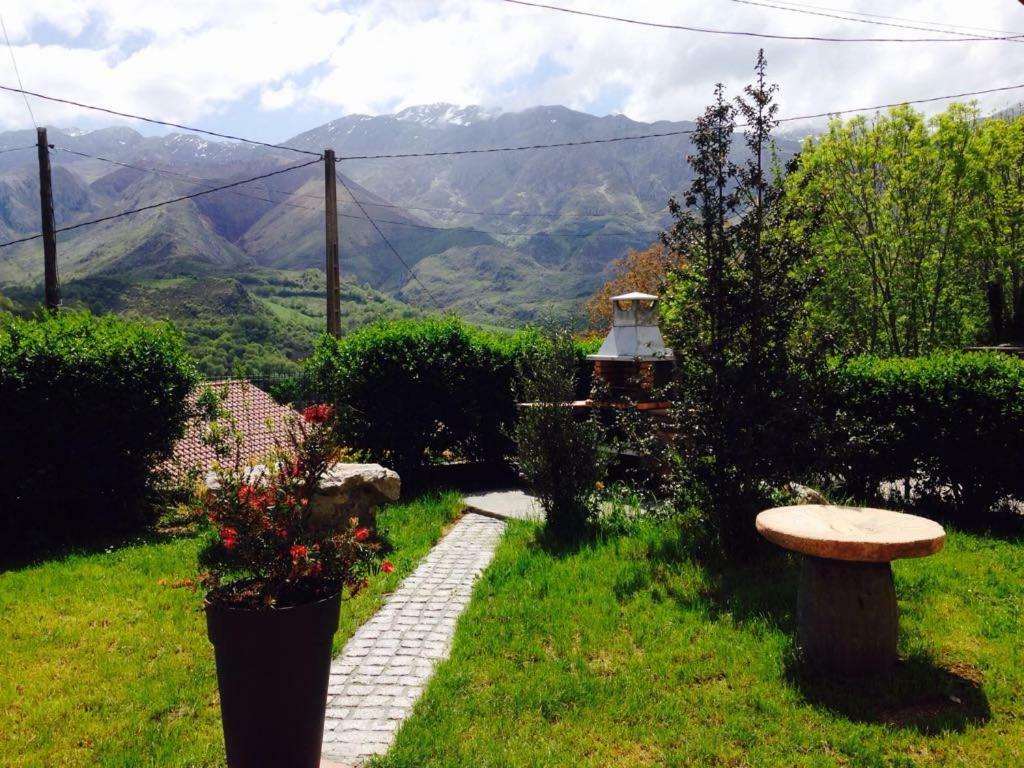Casa Llampedro Villa Canales  Екстериор снимка