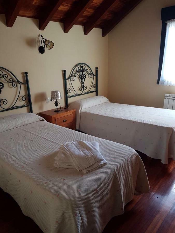 Casa Llampedro Villa Canales  Екстериор снимка
